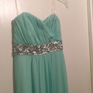 Long mint green sweetheart neckline dress